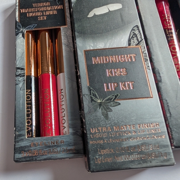 Revolution Midnight Kiss Lip Kit - Red and Black Goth Vampire Dark Academia - Picture 3 of 4